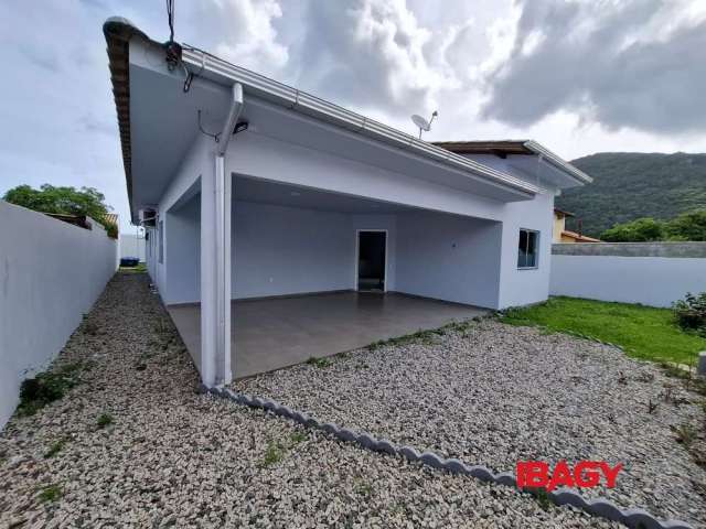 Casa com 3 quartos para alugar na Servidão Valdemiro Francisco Senabio, 240, São João do Rio Vermelho, Florianópolis, 197 m2 por R$ 5.000