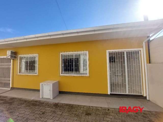 Casa com 1 quarto para alugar na Rua do Marisco, 4747, Ingleses, Florianópolis, 45 m2 por R$ 1.700