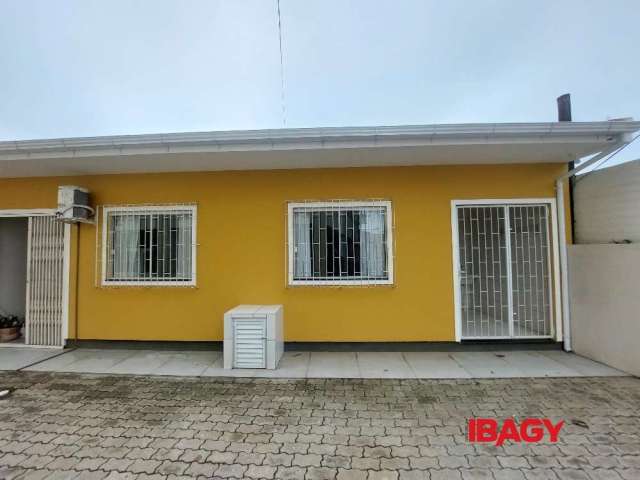 Casa com 1 quarto para alugar na Rua do Marisco, 4747, Ingleses, Florianópolis, 45 m2 por R$ 1.700