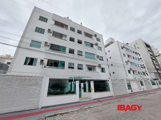 Apartamento com 2 quartos para alugar na Rua Recanto dos Santos, 117, Pedra Branca, Palhoça, 55 m2 por R$ 2.500