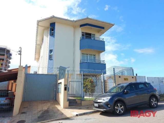 Apartamento com 2 quartos para alugar na Rua Mar Del Plata, 471, Barreiros, São José, 67 m2 por R$ 2.000