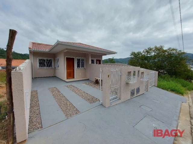 Casa com 2 quartos para alugar na Gamboa, 00, Bela Vista, Palhoça, 43 m2 por R$ 1.700