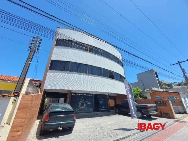 Kitnet / Stúdio para alugar na Rua Professor Elpídio Barbosa, 47, Trindade, Florianópolis, 19 m2 por R$ 1.100