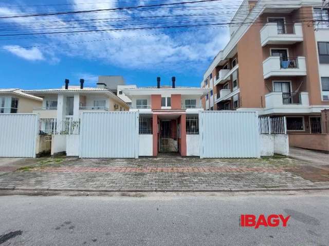 Apartamento com 2 quartos para alugar na Rua João Olímpio de Espindola, 147, Nova Palhoça, Palhoça, 55 m2 por R$ 1.800