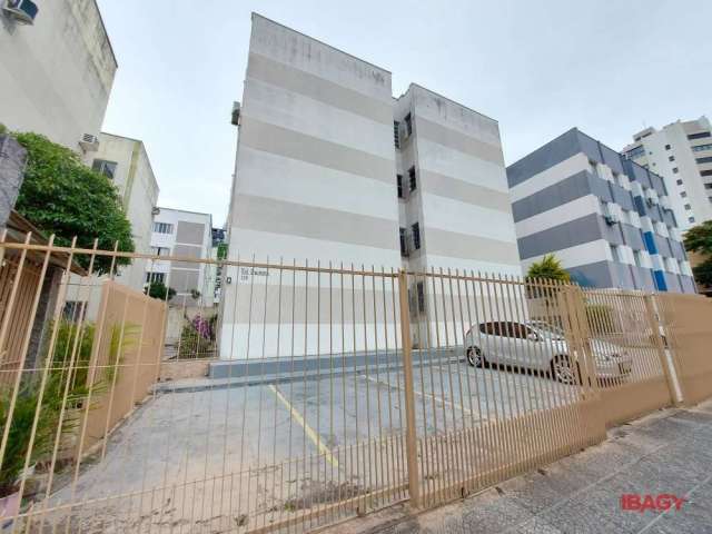 Apartamento com 2 quartos para alugar na Rua Germano Wendhausen, 118, Centro, Florianópolis, 50 m2 por R$ 3.300