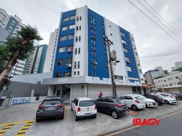 Apartamento com 1 quarto para alugar na Avenida Josué Di Bernardi, 239, Campinas, São José, 45 m2 por R$ 1.250