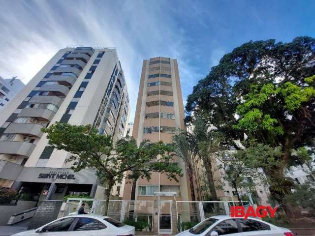 Apartamento com 2 quartos para alugar na Rua Esteves Júnior, 496, Centro, Florianópolis, 60 m2 por R$ 3.000