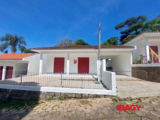 Casa com 3 quartos para alugar na Rua Laurindo Januário da Silveira, 4940, Lagoa da Conceição, Florianópolis, 115 m2 por R$ 2.850