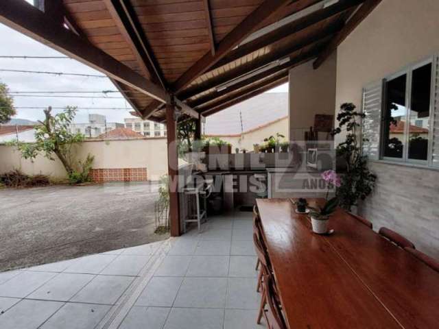 Casa à venda no bairro Trindade em Florianópolis