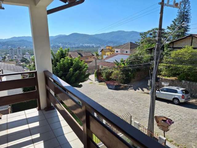 Casa à venda bairro Trindade em Florianópolis