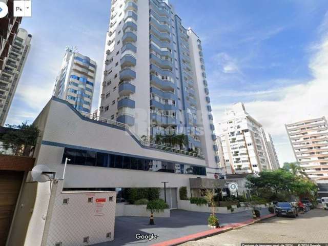 Apartamento com 3 suites e duas vagas no Centro- Florianópolis