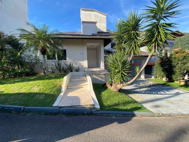 Linda Casa em Condomínio Fechado no Bairro de Santo Antônio de Lisboa, Florianópolis