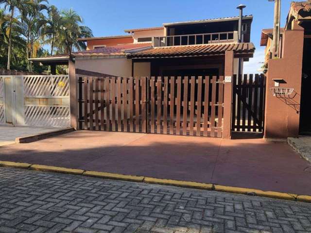 Casa na praia das cigarras em rua privativa