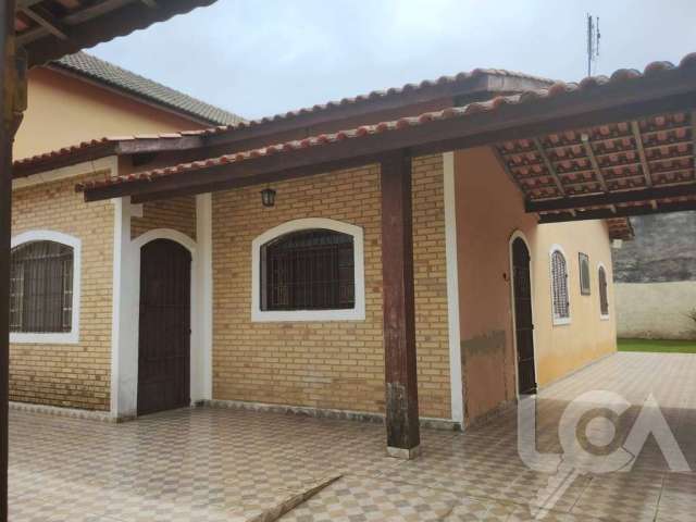 CASA à venda com 3 quartos na Praia das Palmeiras, Caraguatatuba-SP