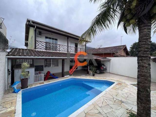 Sobrado com 4 dormitórios à venda, 176 m² por R$ 900.000,00 - Cidade Jardim - Caraguatatuba/SP