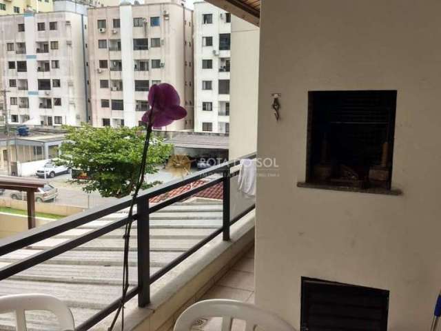 Apartamento perto do mar e da Avenida em Meia Praia Itapema