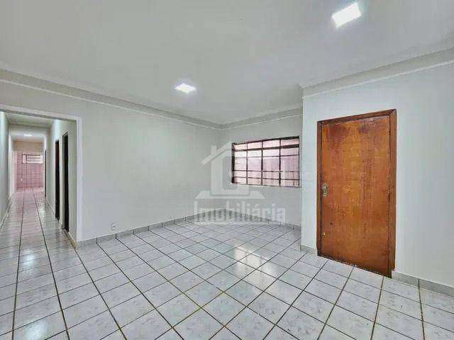 Casa com 3 dormitórios para alugar, 125 m² por R$ 2.290/mês - Jardim Sumaré - Ribeirão Preto/SP