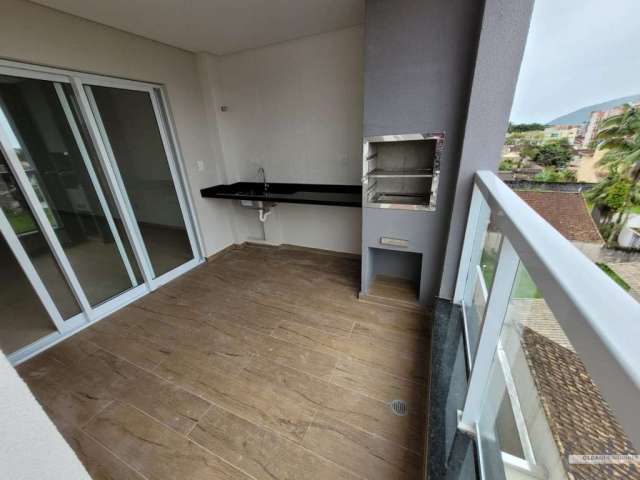 Apartamento novo no centro com 3 dormitórios.