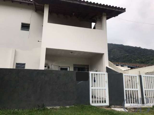 Sobrado com 5 casas na lagoinha.