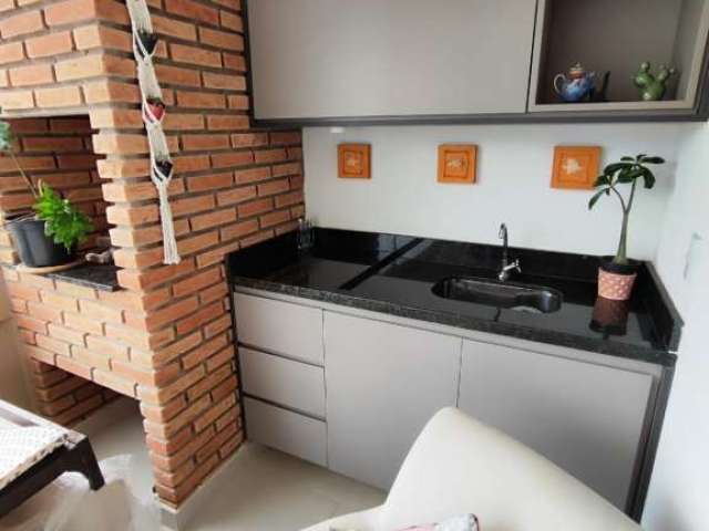 Apartamento mobiliado com 3 dormitórios no centro