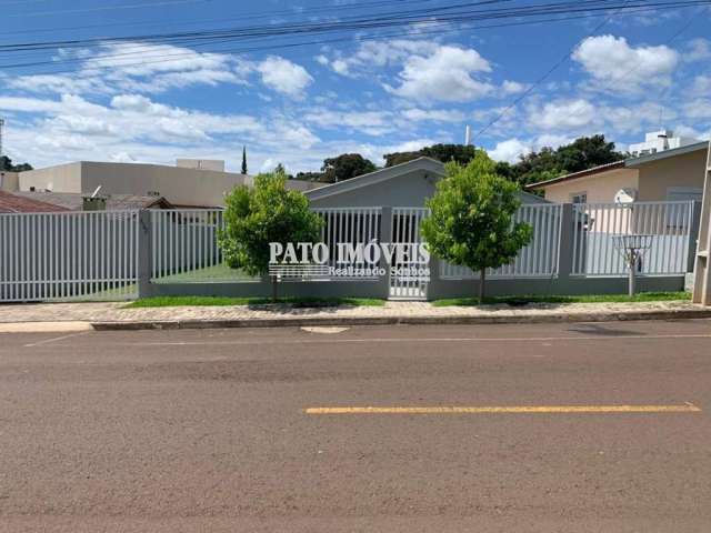 Casa para Venda em Pato Branco, Fraron, 3 dormitórios, 2 banheiros, 3 vagas