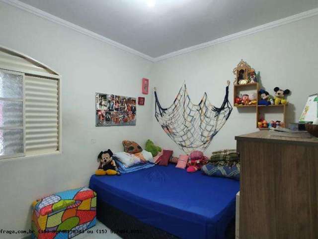 Casa para Venda em Sorocaba, Central Parque Sorocaba, 3 dormitórios, 1 suíte, 2 banheiros, 2 vagas