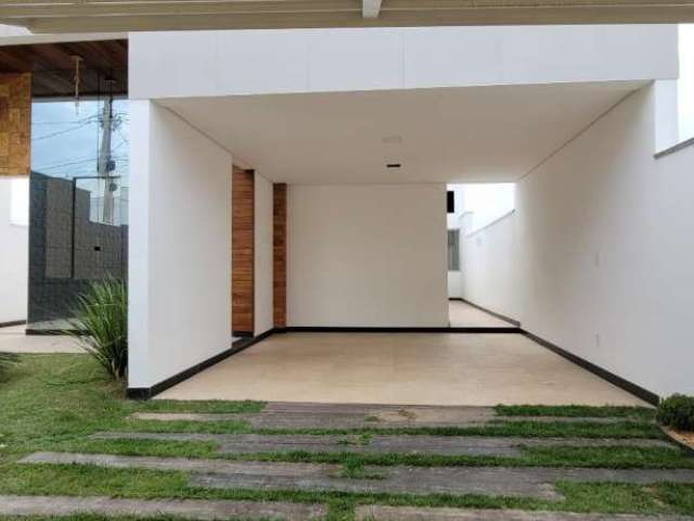 Casa de 3 quartos e 2 vagas de garagem no Bela Vista