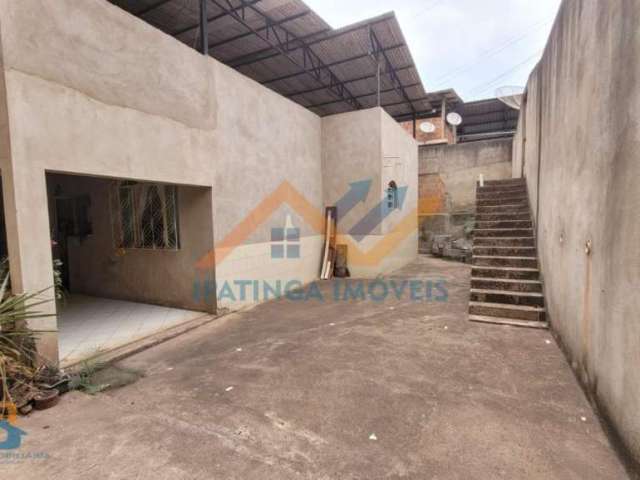 Casa com Lote grande no Bairro Veneza - Ipatinga