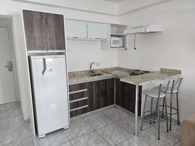 Apartamento 01 quarto no Centro de Curitiba Condomínio Clube