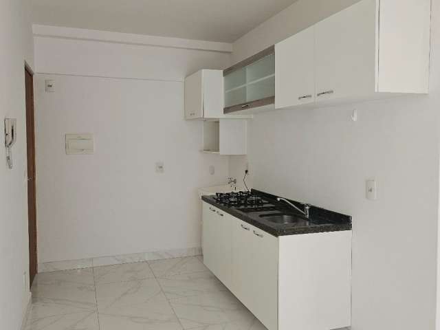 Apartamento de 02 quartos no Centro de Curitiba