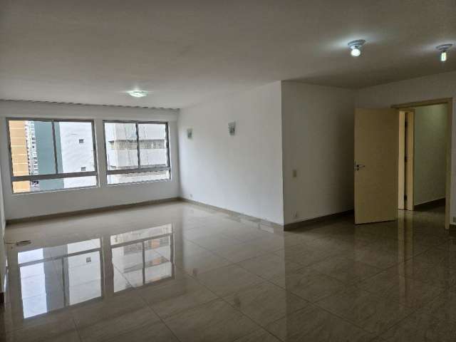 Apartamento 03 dormitórios no Centro de Curitiba-PR