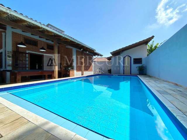 Casa com Piscina 3 quartos (1 suíte) à venda, 140 m² por R$ 945.000 - Jardim Albamar - Guarujá/SP - Imobiliária Mercuri