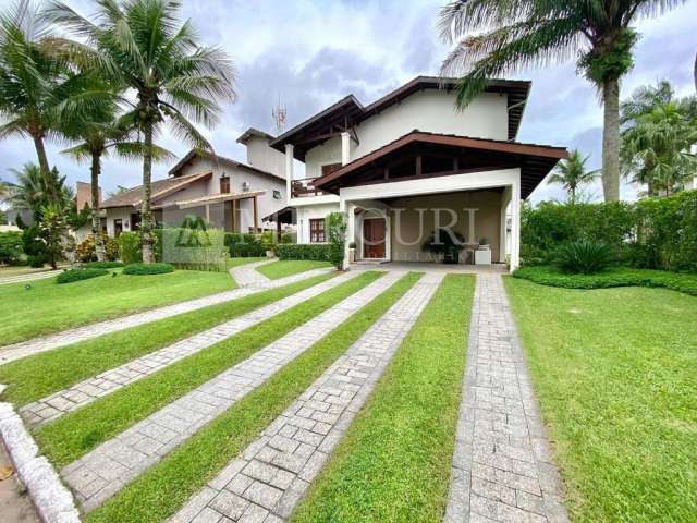 Casa com Piscina, com 3 quartos (3 suítes) à venda, 350 m² por R$2.300.000 - Balneário Praia do Pernambuco - Guarujá/SP - Imobiliária Mercuri