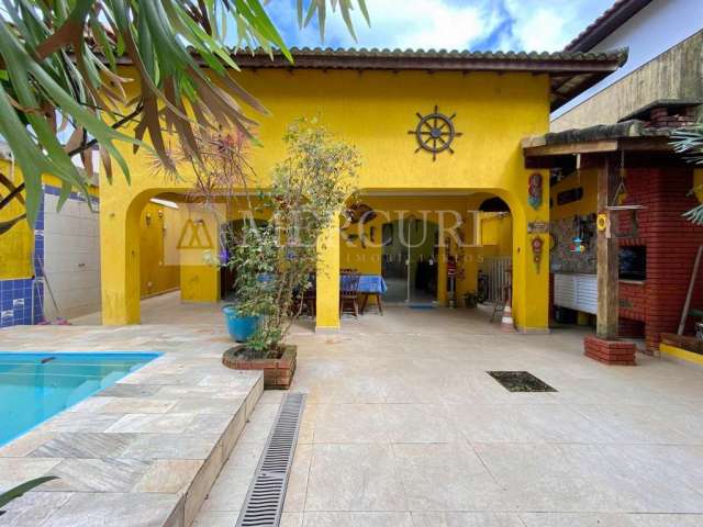 Casa com Piscina, 4 quartos (2 suítes) à venda, 140 m² por R$ 900.000 - Enseada - Guarujá/SP - Imobiliária Mercuri