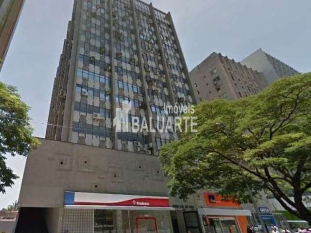 Aluga-se / Vende-se meia laje comercial na Faria Lima (448m² + 150m² de varanda) - Ed. Novo São Paul