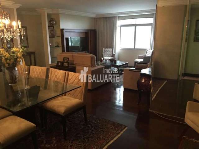 Apartamento com 3 Quartos e 2 banheiros à Venda, 210 m² por R$ 1.750.000