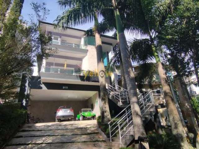 Casa em Condomínio Fechado em Arujá 5 com 299m², 4 suítes e 5 banheiros - Venda  por R$2M