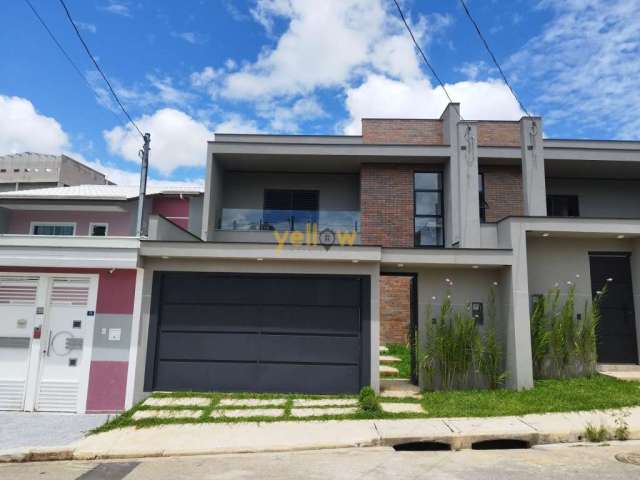 Casa espaçosa em Guarulhos com 208m² e 3 suítes por R$1.100.000 - Venda