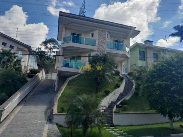 Casa em Condomínio Hills III - Arujá com 358M² e 3 suítes por R$ 2.5 milhões