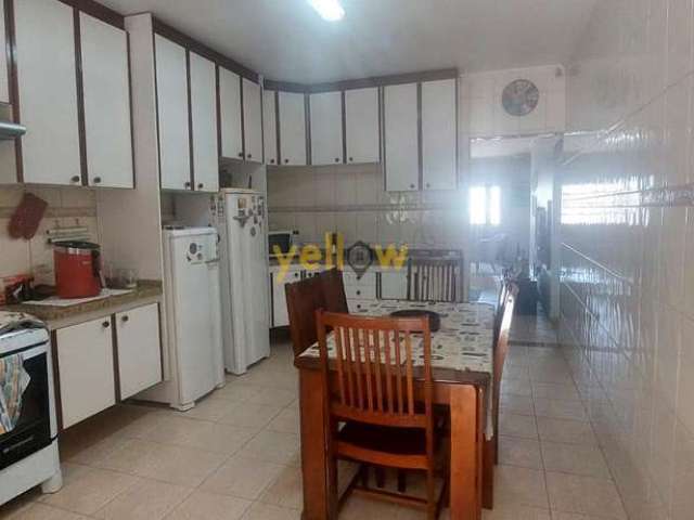 Casa à Venda e Locação em Jardim Planalto - Arujá R$1.350.000