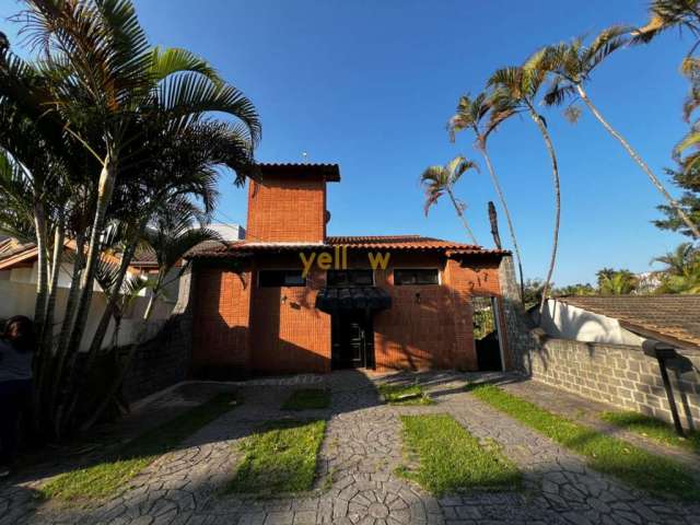 Casa em Arujazinho IV: 4 Dormitórios à Venda e Locação