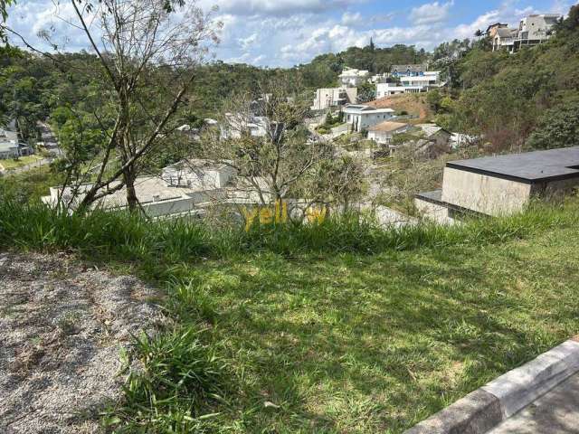 Terreno à Venda em Arujá - Condomínio Hills III por R$ 650.000