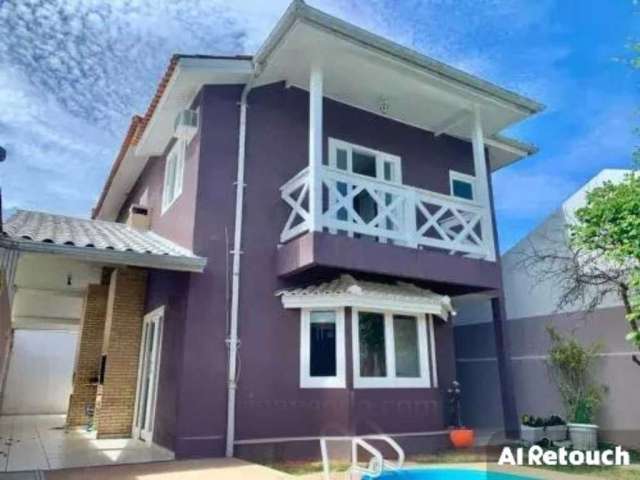 Casa com 3 suites com fino acabamento, em Vargem Grande