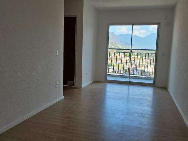 Apartamento com 2 quartos e varanda frontal na Taquara