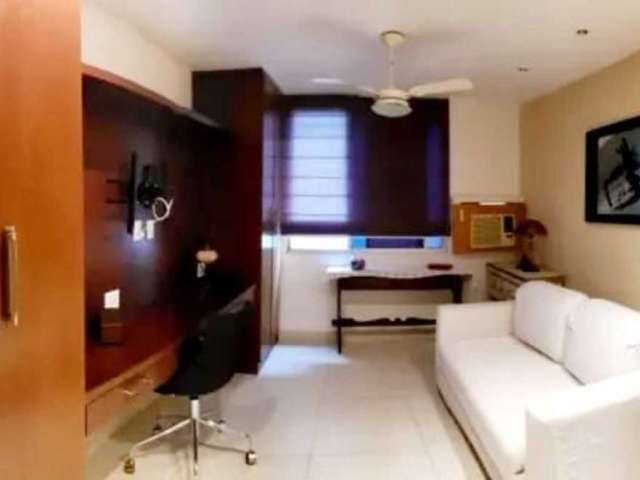 Apartamento com 4 quartos, 2 suites, no Humaita