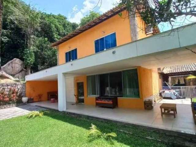 Casa com 5 quartos, 3 suites, na Taquara em Jacarepagua