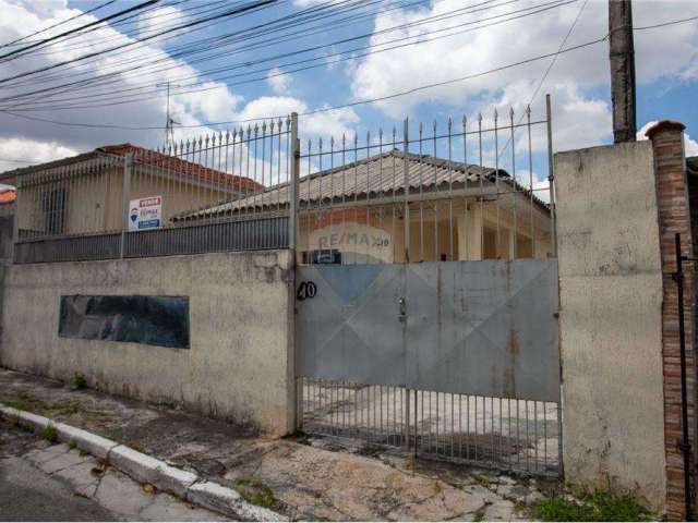 Terreno com Casa Térrea à Venda, 250m² na Freguesia do Ó