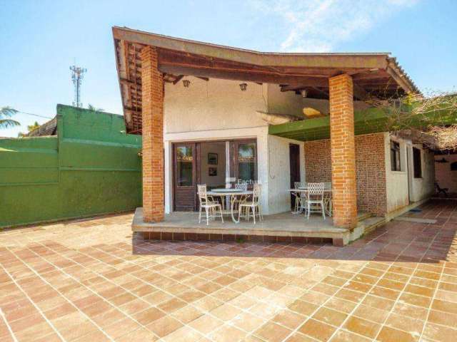 Casa com 3 dormitórios à venda, 220 m² por R$ 680.000,00 - Balneário Praia do Pernambuco - Guarujá/SP