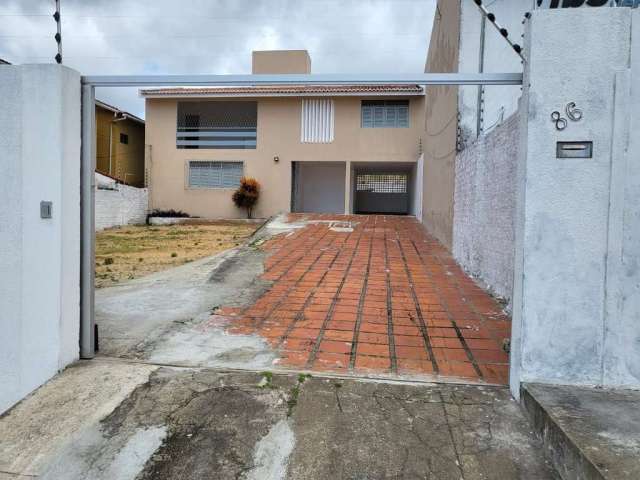 Casa com 3 dormitórios para alugar, 180 m² por R$ 2.300,00/mês - Neópolis - Natal/RN