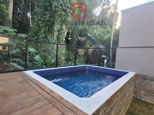 Casa à venda em Água Verde, Blumenau  por R$ 750.000